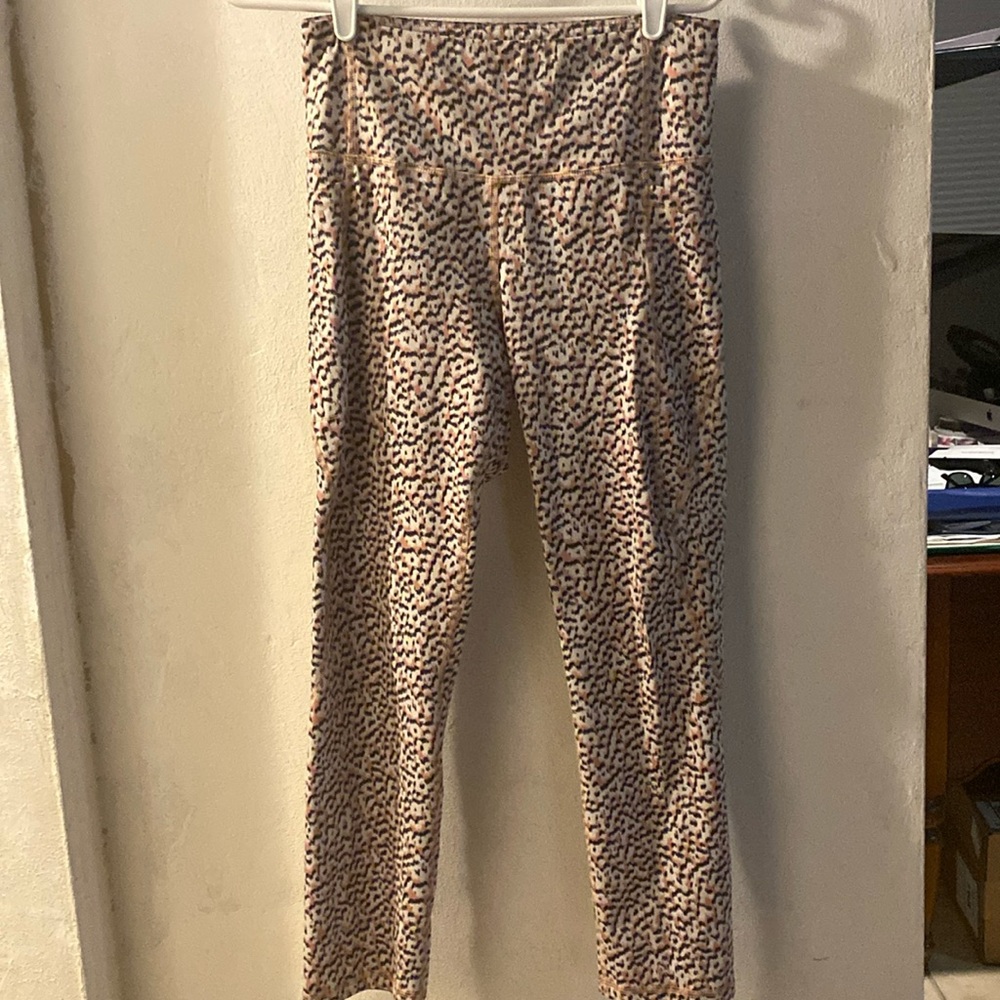 Scorpio leggings in pink cheetah print size medium